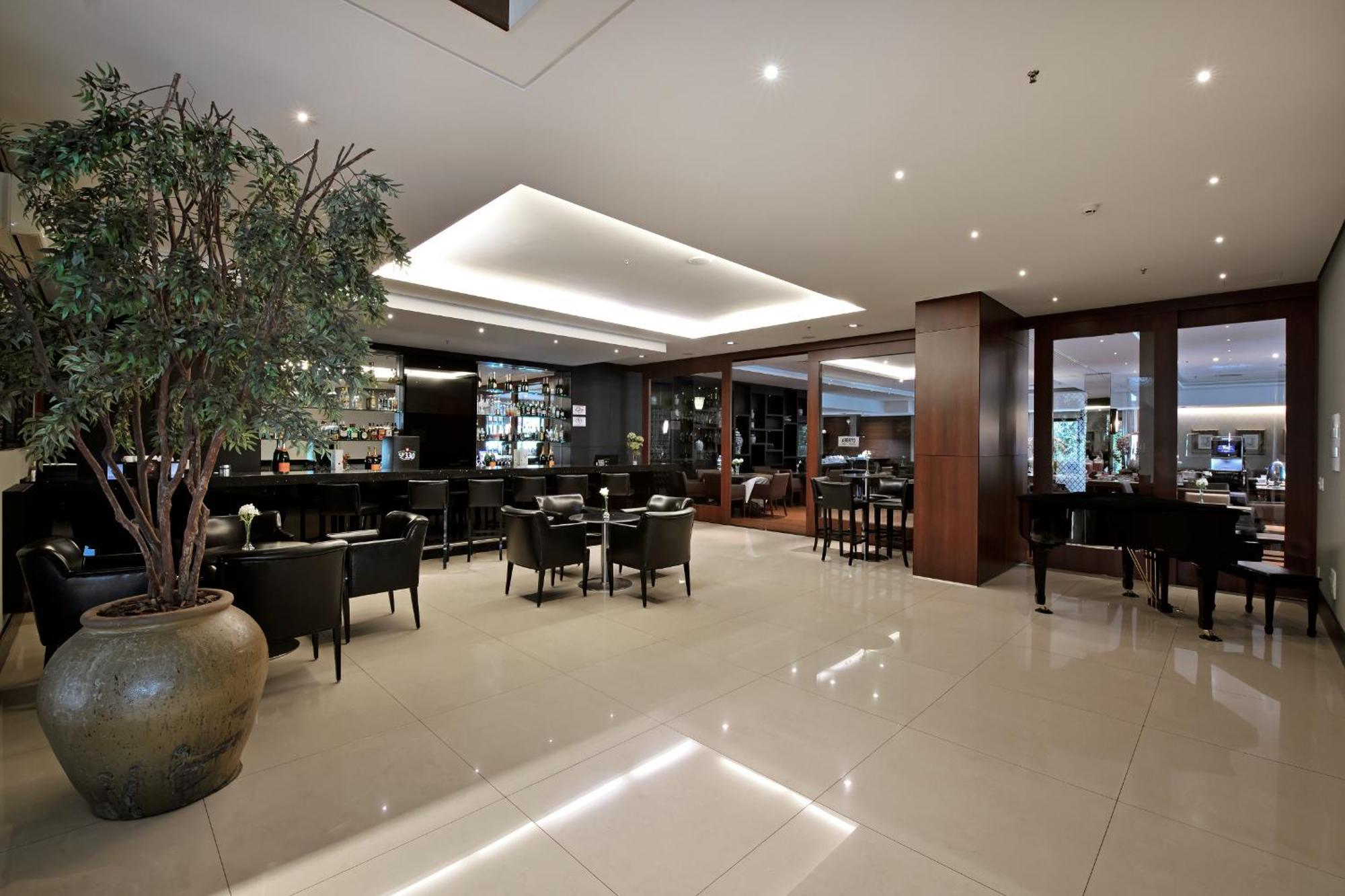 Hotel Mont Blanc Premium Ribeirão Preto Екстериор снимка The interior of the lounge