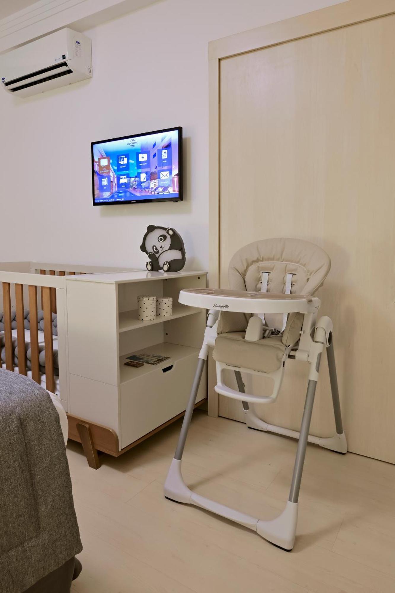 Hotel Mont Blanc Premium Ribeirão Preto Стая снимка A high chair