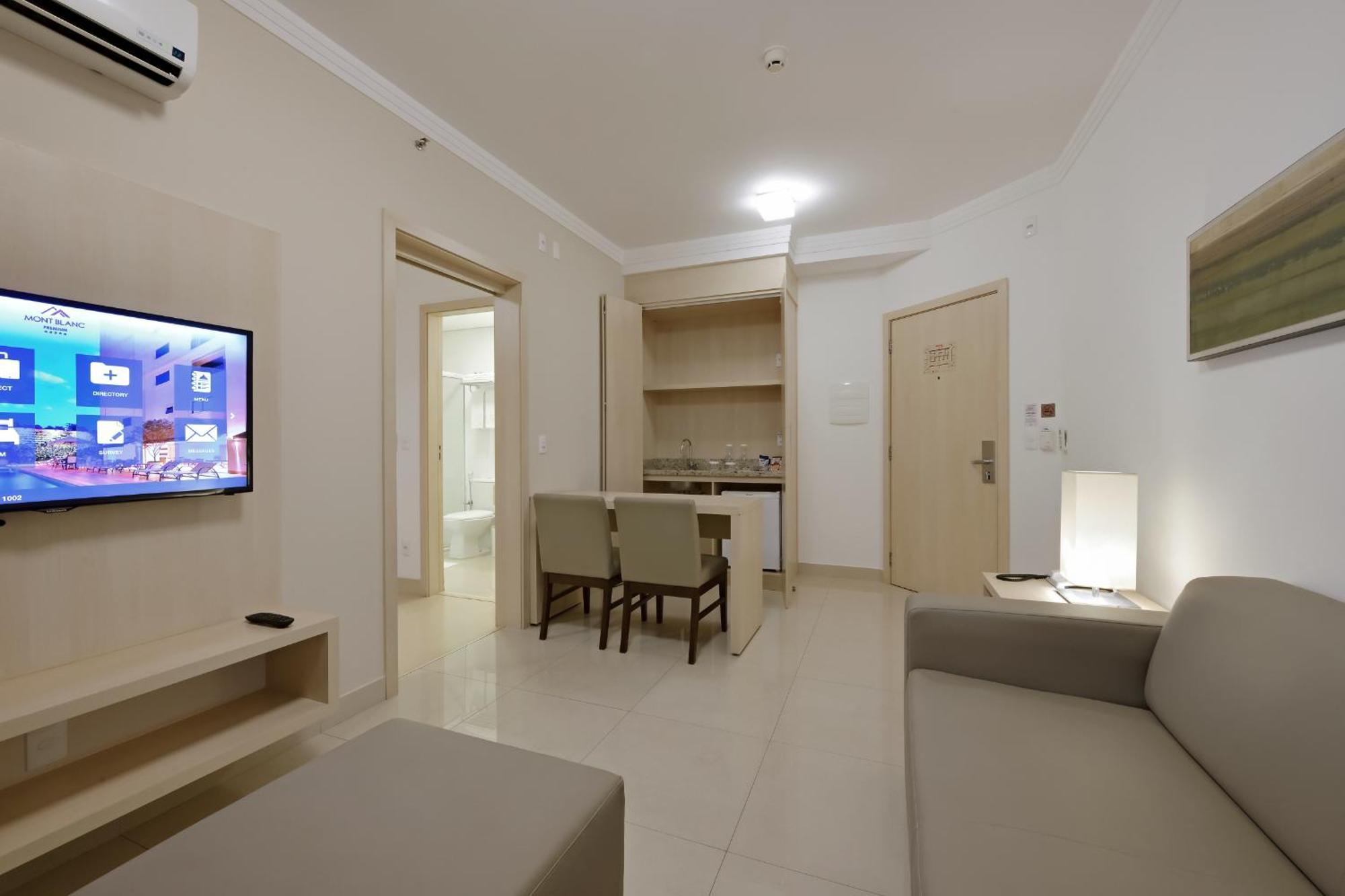 Hotel Mont Blanc Premium Ribeirão Preto Стая снимка A typical apartment