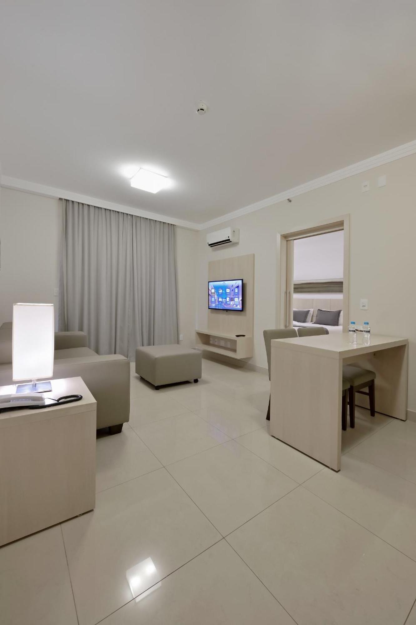 Hotel Mont Blanc Premium Ribeirão Preto Стая снимка A room at the hotel