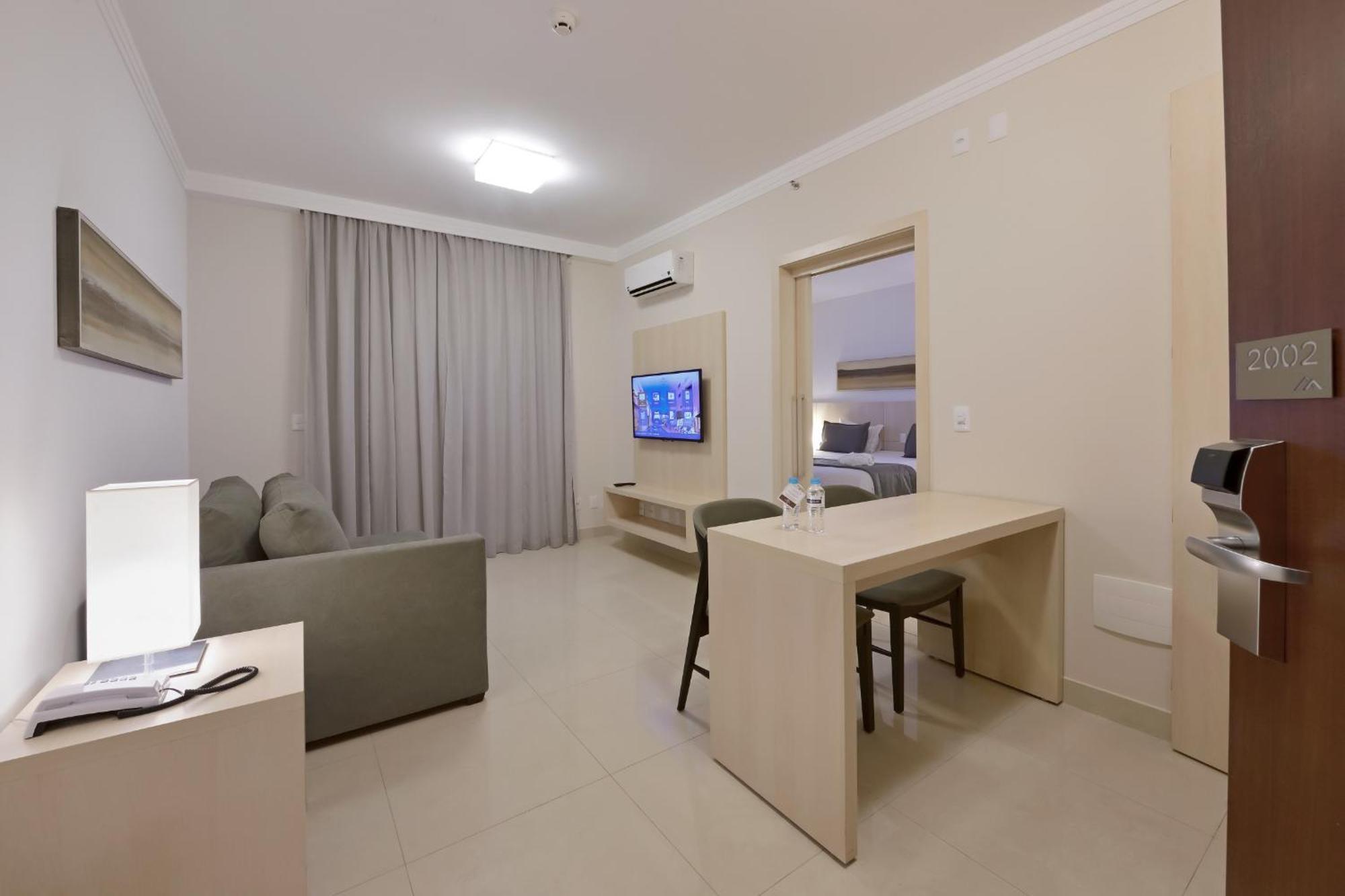 Hotel Mont Blanc Premium Ribeirão Preto Стая снимка A typical one-bedroom apartment