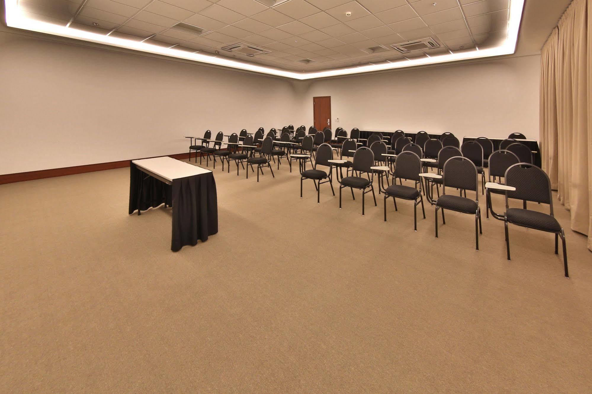 Hotel Mont Blanc Premium Ribeirão Preto Екстериор снимка A typical meeting room
